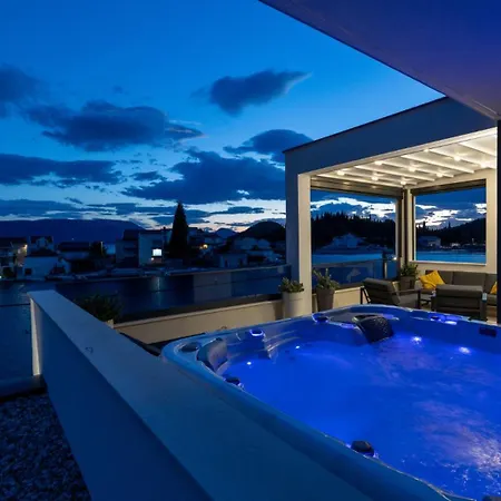 Villa Sunset By Guide *